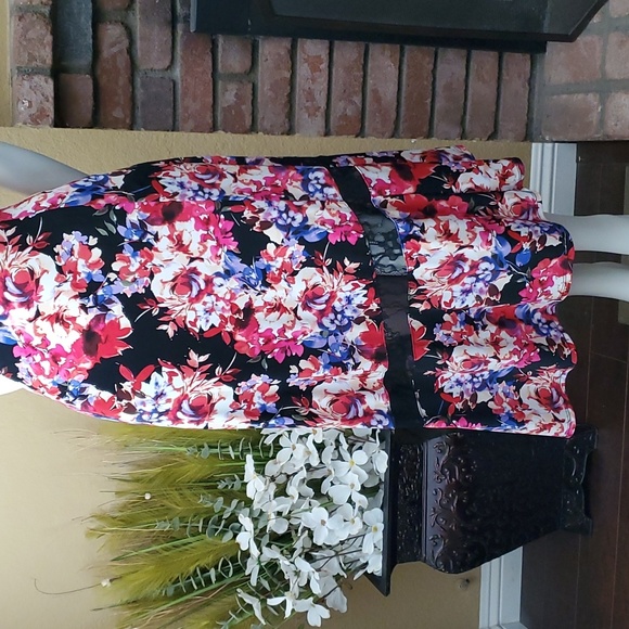 🆕️ TORRID Floral Studio Knit Asymmetrical Midi Dress SIZE: 0 (LARGE 12) - Picture 5 of 16